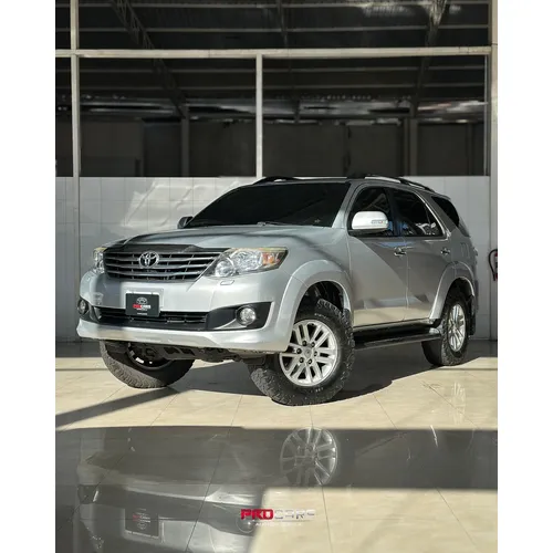 Toyota Fortuner SR 2015 Plateado Caracas