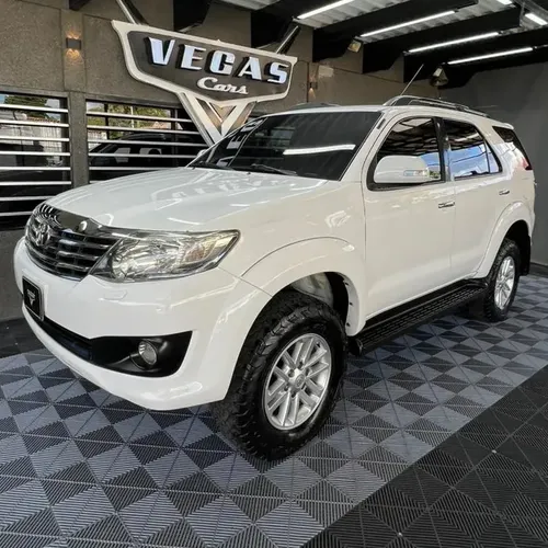 Toyota Fortuner SR 2012 Blanco Barquisimeto