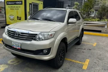 Toyota Fortuner Sr 4x4