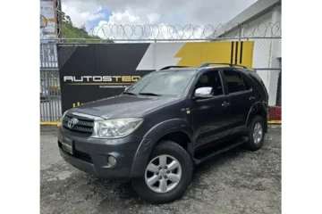 Toyota Fortuner Sr 4x4