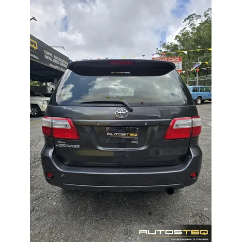 Toyota Fortuner SR 2011 Gris San Antonio