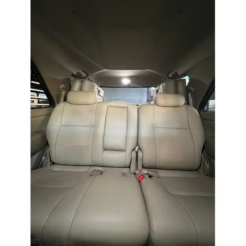 Toyota Fortuner SR 2012 Plateado Barquisimeto