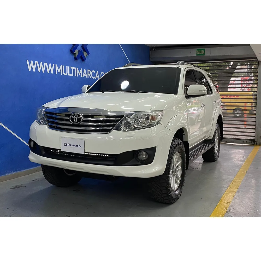 Toyota Fortuner SR 2014 Blanco Barquisimeto