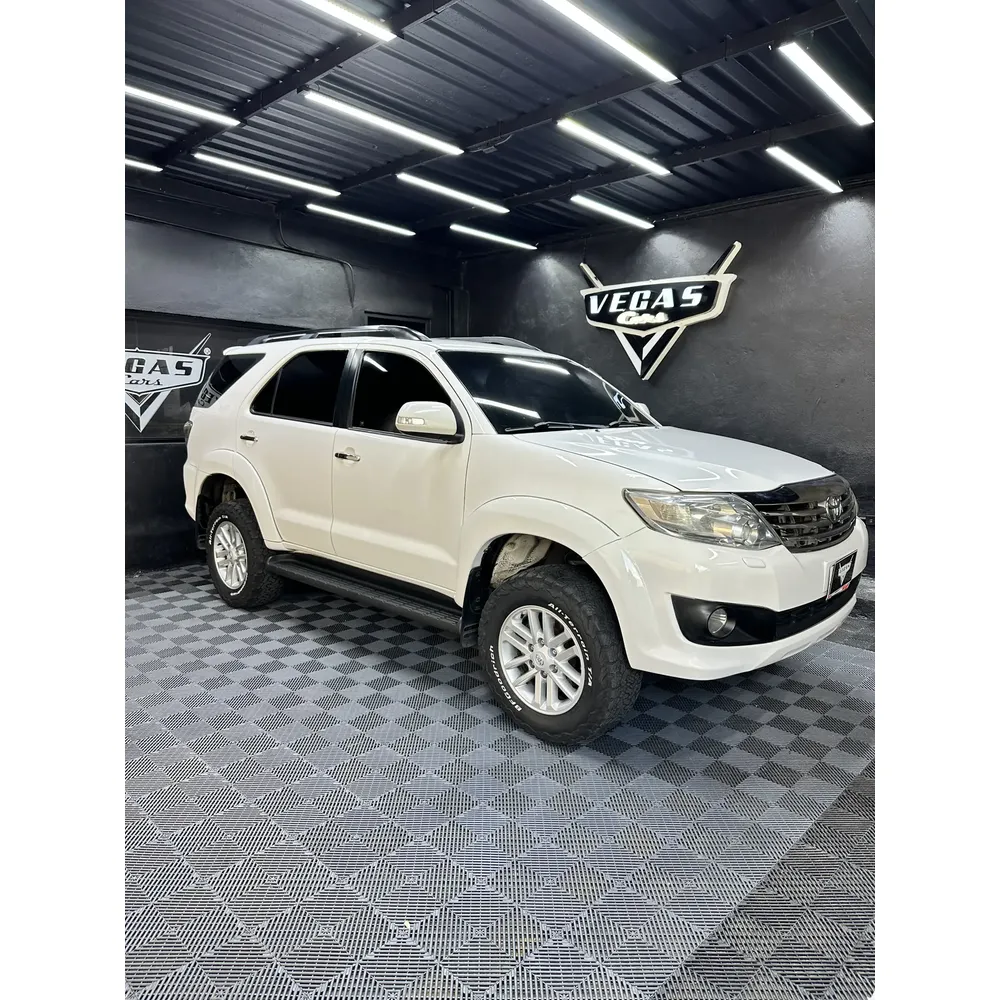 Toyota Fortuner SR 2012 Blanco Barquisimeto