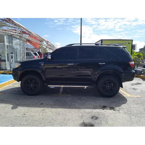 Toyota Fortuner SR 2011 Negro Caracas