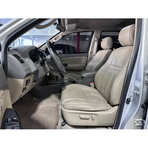 Toyota Fortuner SR 2012 Plateado Caracas