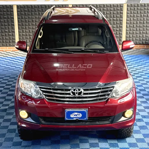 Toyota Fortuner SR 2013 Rojo Caracas