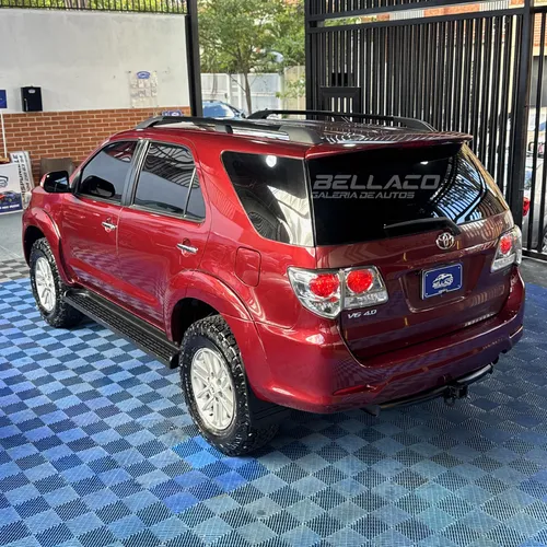 Toyota Fortuner SR 2013 Rojo Caracas
