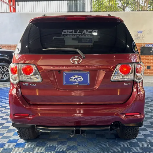 Toyota Fortuner SR 2013 Rojo Caracas
