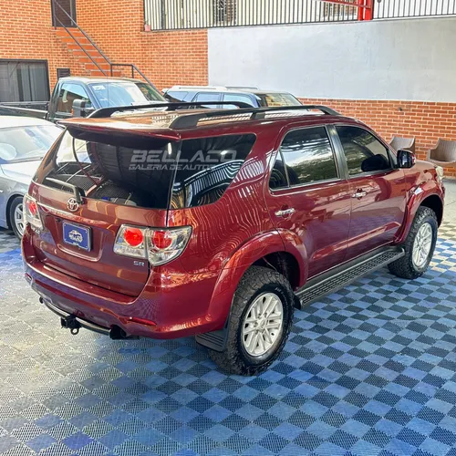 Toyota Fortuner SR 2013 Rojo Caracas