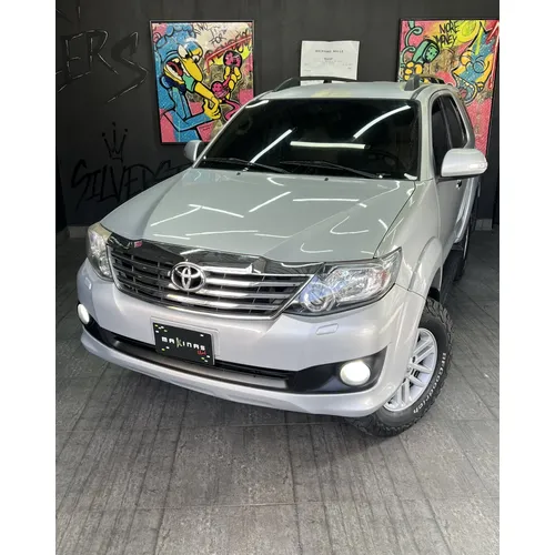 Toyota Fortuner SR 2015 Plateado Caracas
