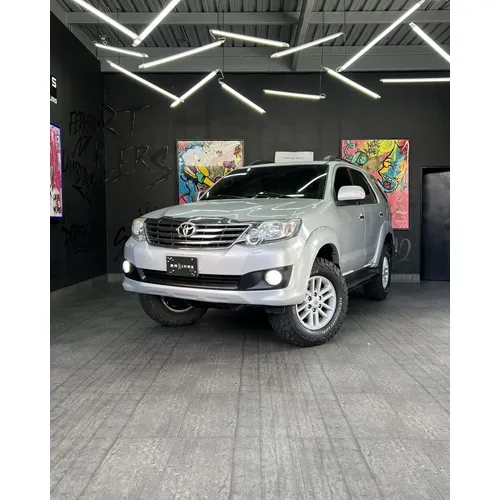 Toyota Fortuner SR 2015 Plateado Caracas