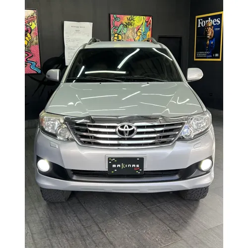 Toyota Fortuner SR 2015 Plateado Caracas
