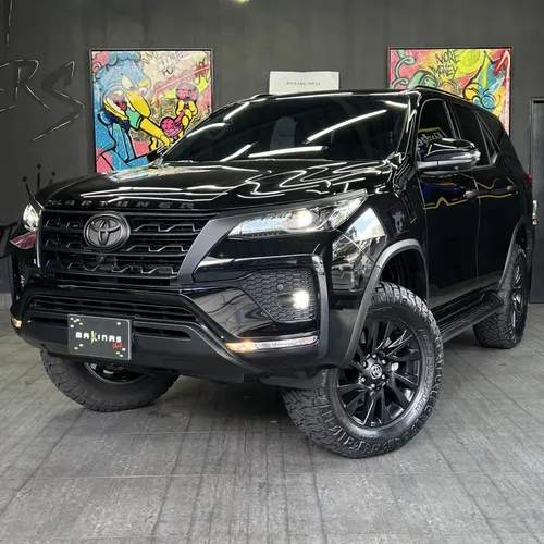 Toyota Fortuner SR5 2025 Negro Caracas