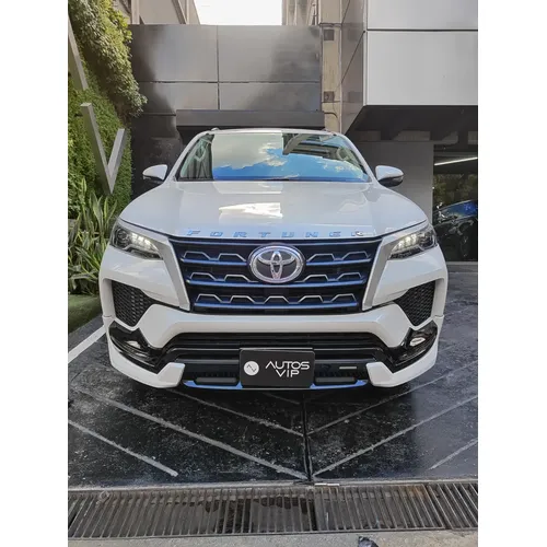 Toyota Fortuner SR5 2025 Blanco Caracas