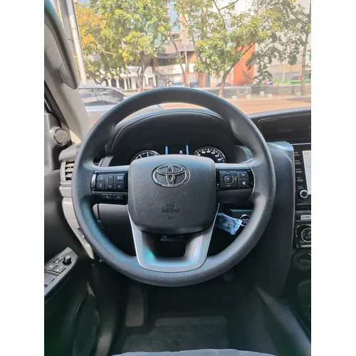 Toyota Fortuner SR5 2025 Blanco Caracas