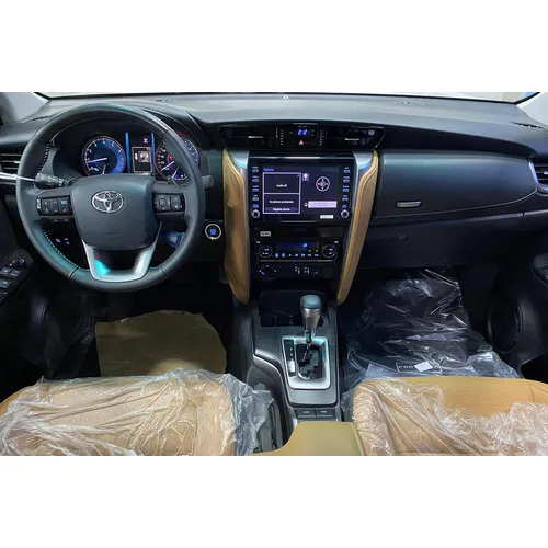 Toyota Fortuner SR5 2025 Blanco Caracas