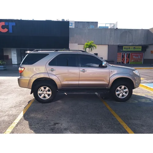 Toyota Fortuner SR5 2011 Dorado Caracas