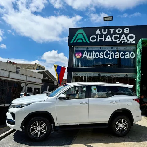Toyota Fortuner SR5 2025 Blanco Caracas
