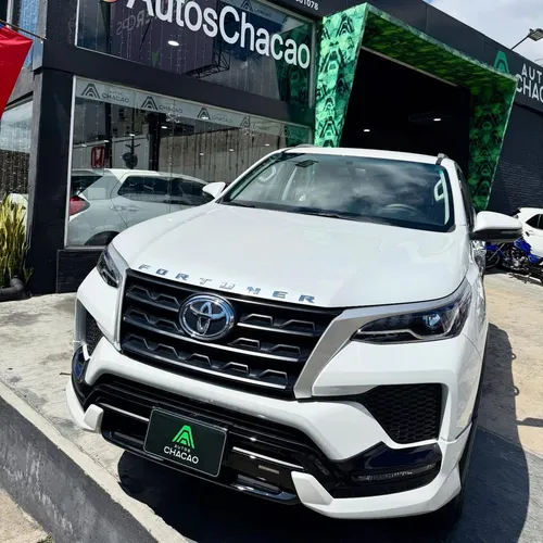 Toyota Fortuner SR5 2025 Blanco Caracas