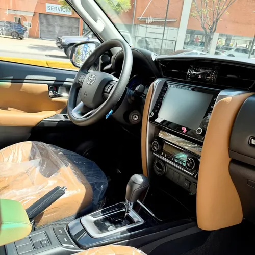 Toyota Fortuner SR5 2025 Blanco Caracas
