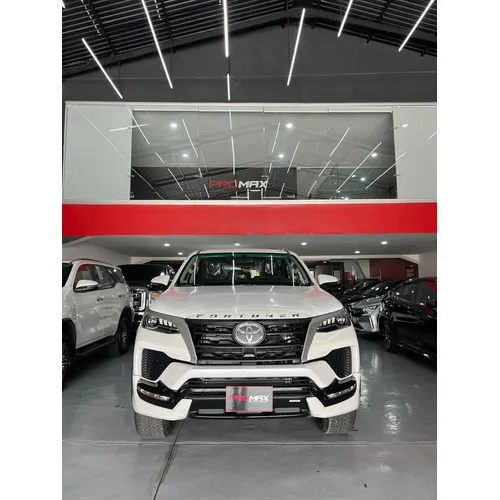 Toyota Fortuner SR5 2025 Blanco Caracas
