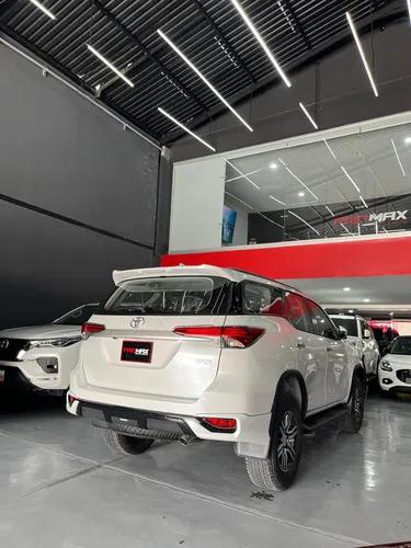Toyota Fortuner SR5 2025 Blanco Caracas