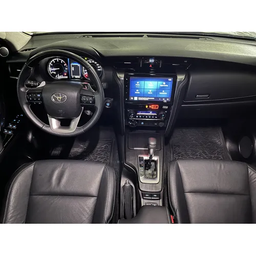 Toyota Fortuner 2024 Blanco Caracas