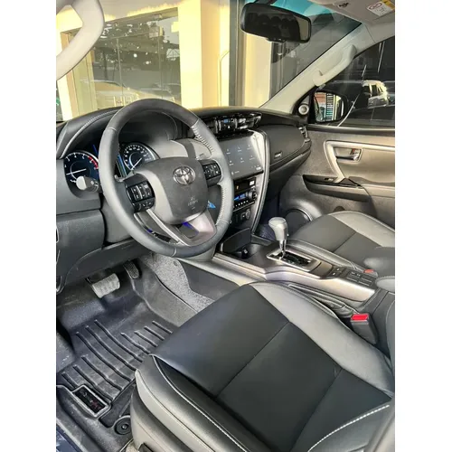 Toyota Fortuner SRX 2025 Blanco Caracas