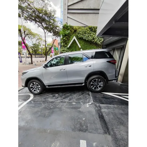Toyota Fortuner SRX 2026 Plateado Caracas