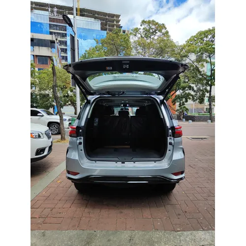 Toyota Fortuner SRX 2026 Plateado Caracas