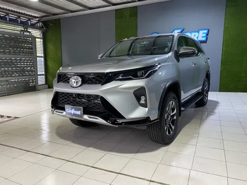 Toyota Fortuner 2025 Plateado Caracas