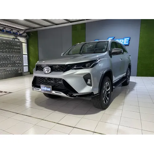 Toyota Fortuner SRX 2026 Plateado Caracas