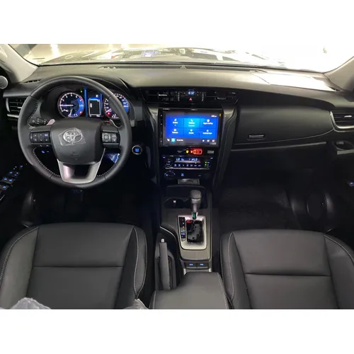 Toyota Fortuner 2025 Plateado Caracas