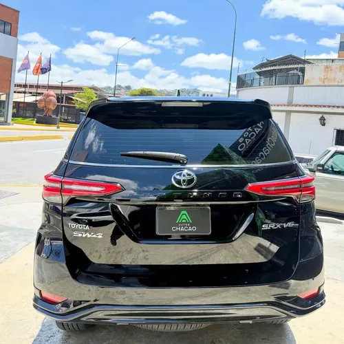 Toyota Fortuner SW4 SRX 2026 Negro Caracas