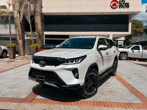 Toyota Fortuner SRX 2025 Blanco Caracas