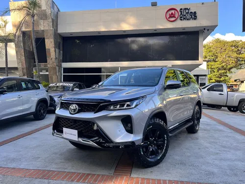Toyota Fortuner SRX 2025 Plateado Caracas