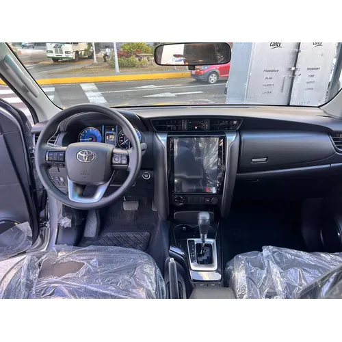 Toyota Fortuner SRX 2025 Plateado Caracas