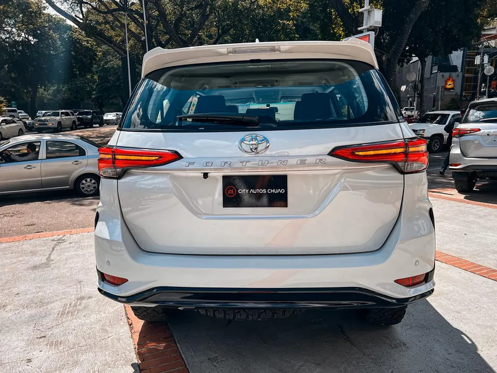 Toyota Fortuner SRX 2025 Blanco Caracas