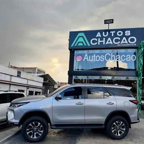 Toyota Fortuner SW4 SRX 2024 Plateado Caracas