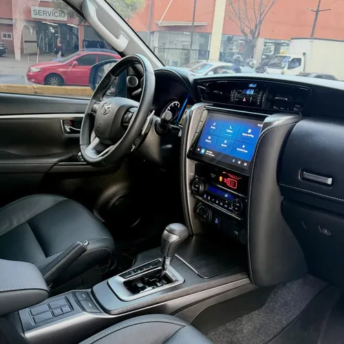 Toyota Fortuner SW4 SRX 2024 Plateado Caracas