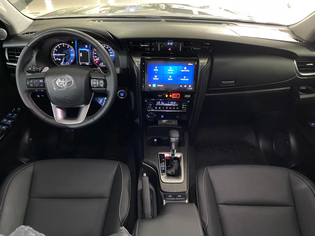 Toyota Fortuner SRX 2025 Plateado Caracas