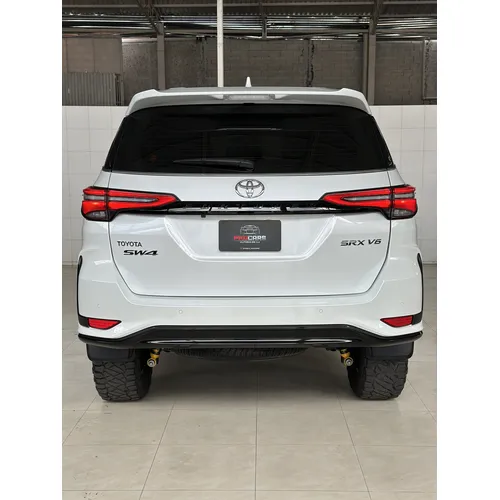 Toyota Fortuner SW4 2024 Blanco Caracas