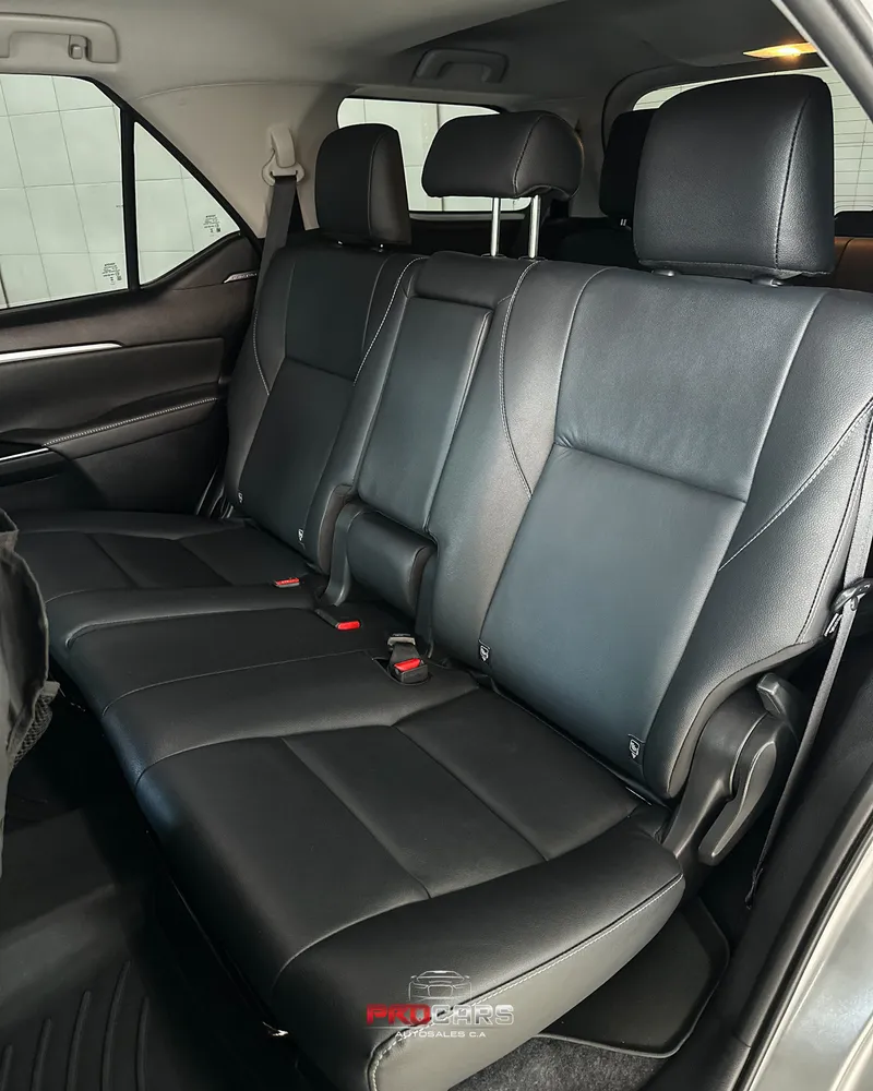 Toyota Fortuner SW4 2024 Plateado Caracas