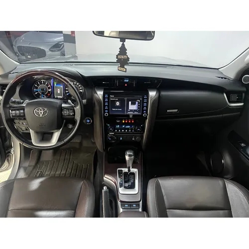 Toyota Fortuner SW4 2020 Plateado Caracas