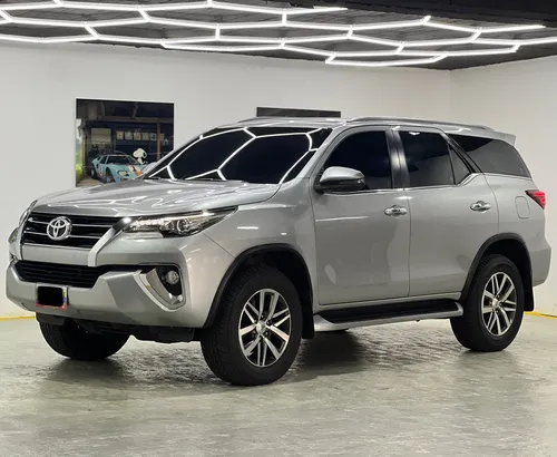 Toyota Fortuner Sw4