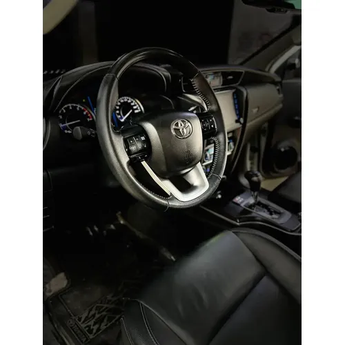 Toyota Fortuner SW4 2022 Blanco Caracas