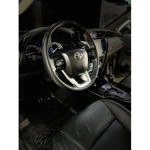 Toyota Fortuner SW4 2022 Blanco Caracas