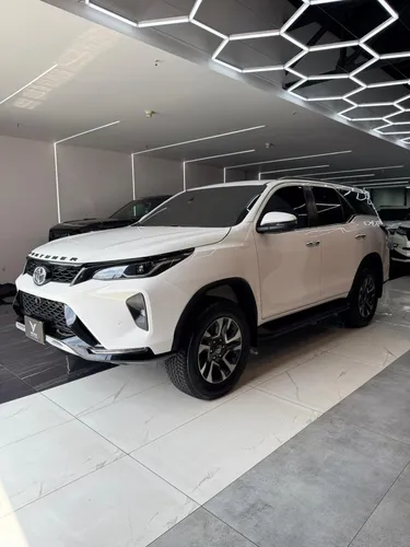 Toyota Fortuner SW4 2025 Blanco Caracas