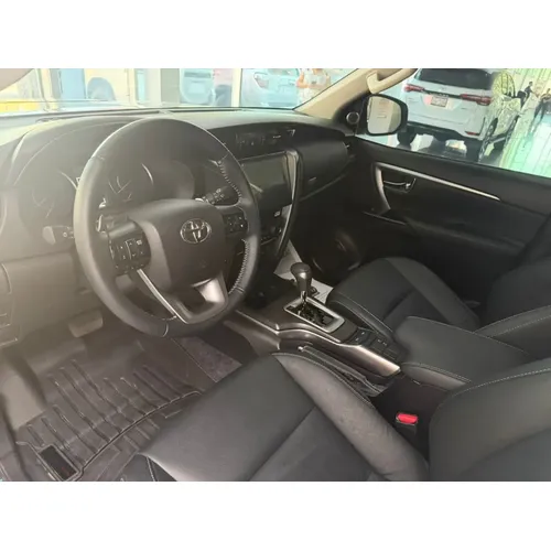 Toyota Fortuner SW4 2025 Blanco Maracaibo